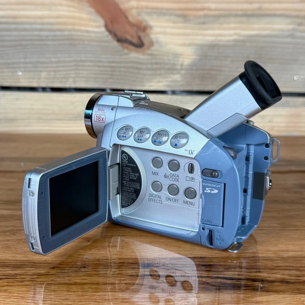 Canon ZR45 MC A Digital Video Camcorder NTSC Silver Blue 18x Optical Zoom PARTS - Picture 2 of 11